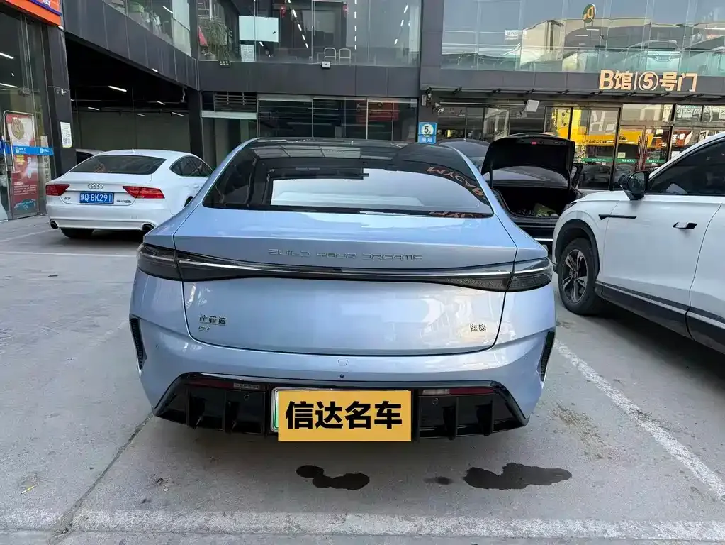 BYD Seal — фото 10