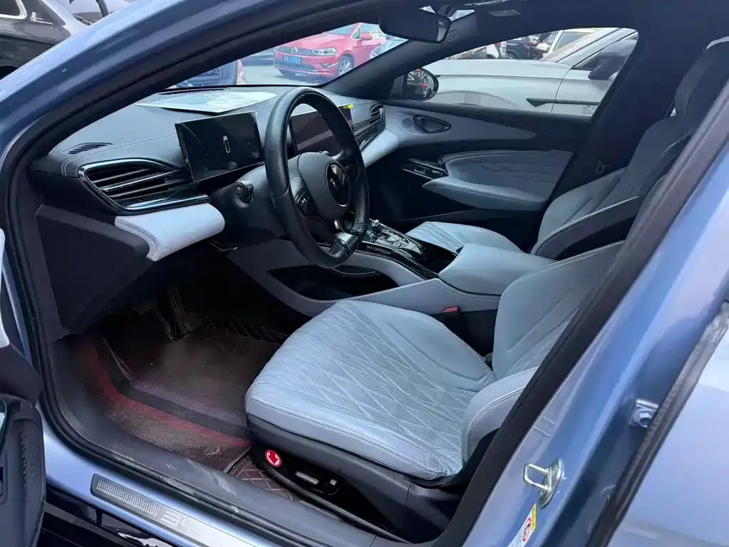 BYD Seal — фото 7