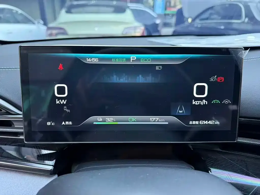 BYD Seal — фото 3