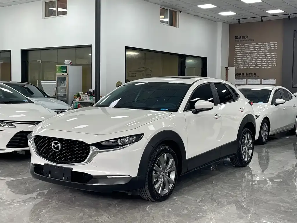 Mazda CX-30 — фото 1