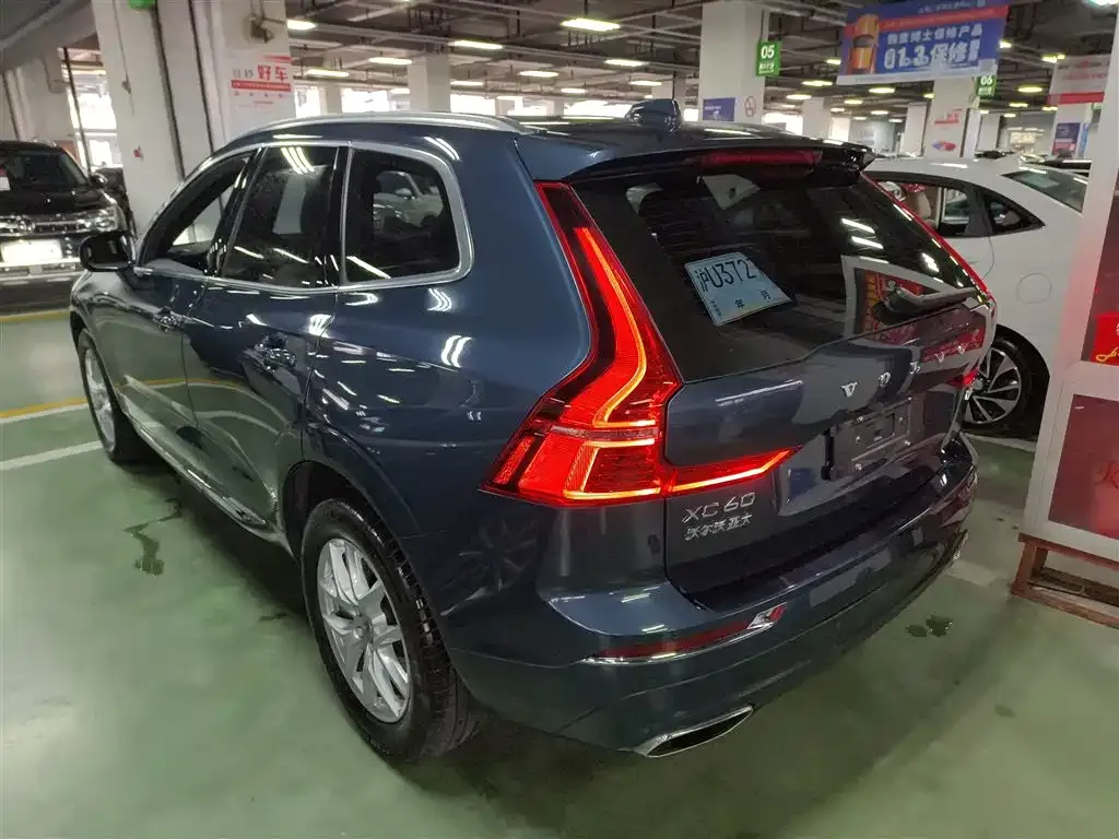 Volvo XC60 — фото 7