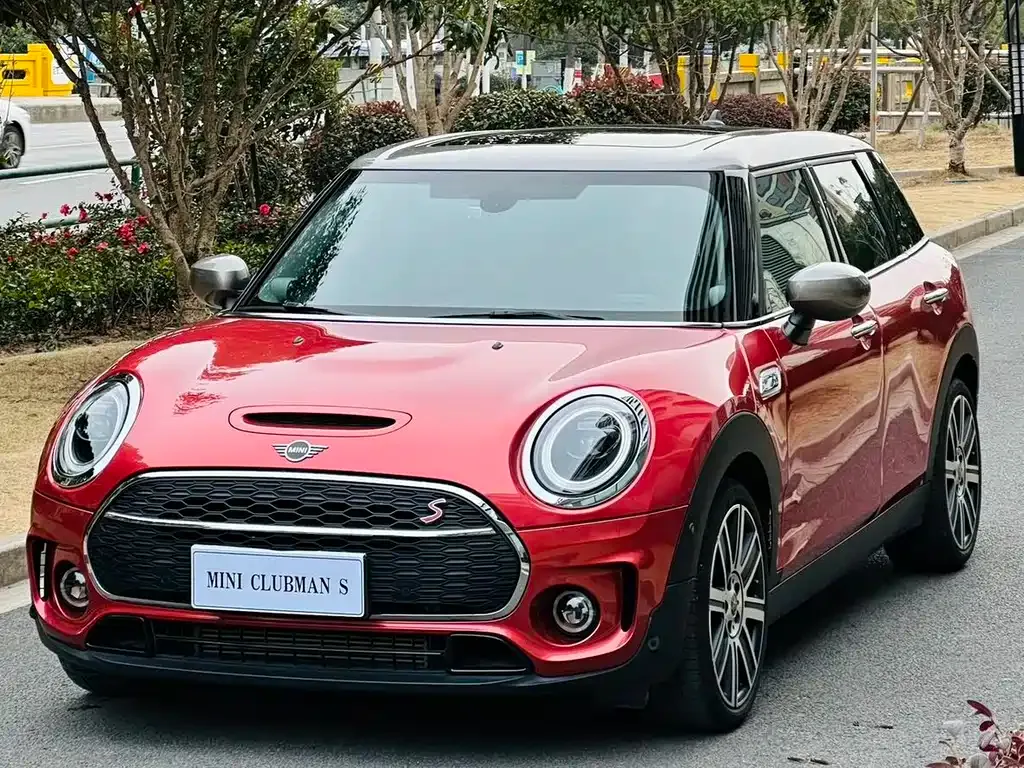 MINI Clubman — фото 1