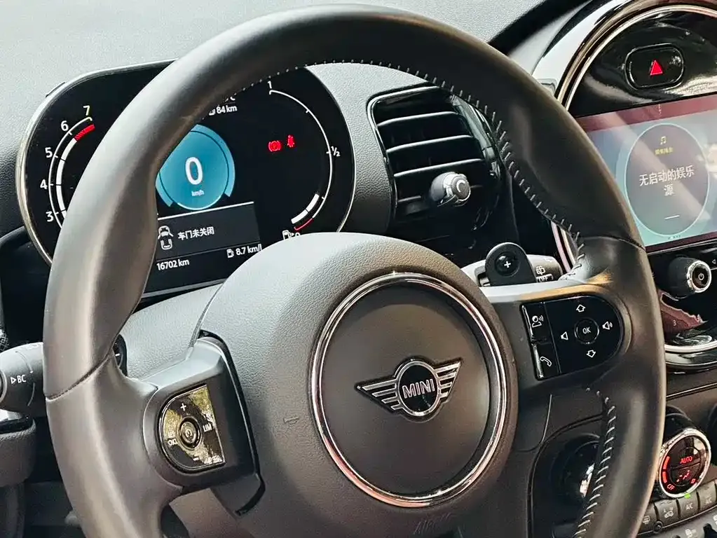 MINI Clubman — фото 7