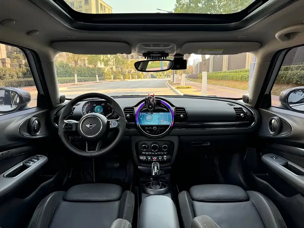 MINI Clubman — фото 2