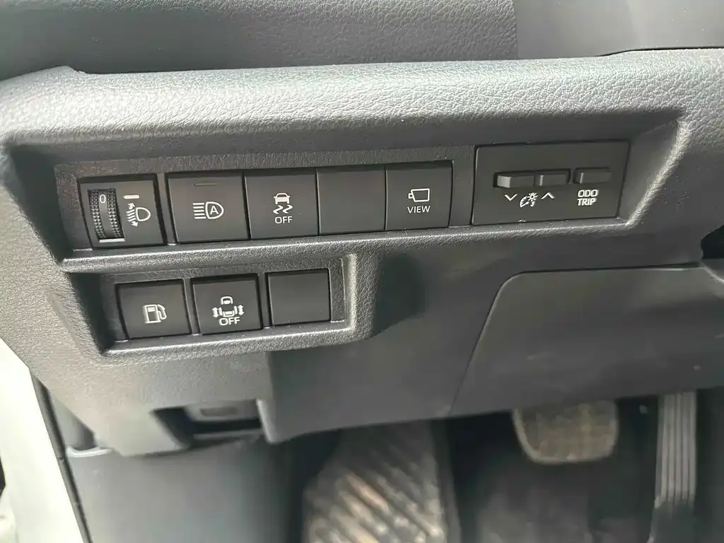 Toyota Granvia — фото 3