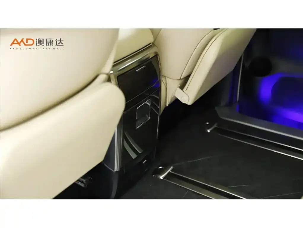 Toyota Vellfire — фото 10