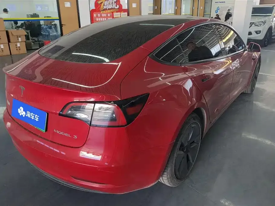 Tesla Model 3 — фото 8