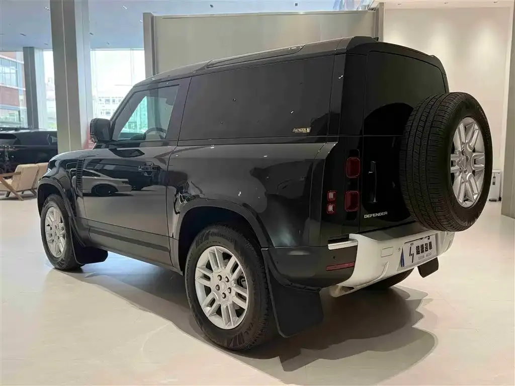 Land Rover Defender — фото 7