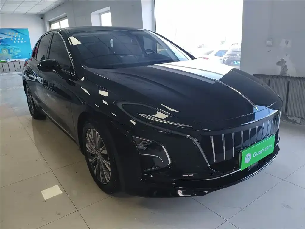 Hongqi E-QM5 — фото 4
