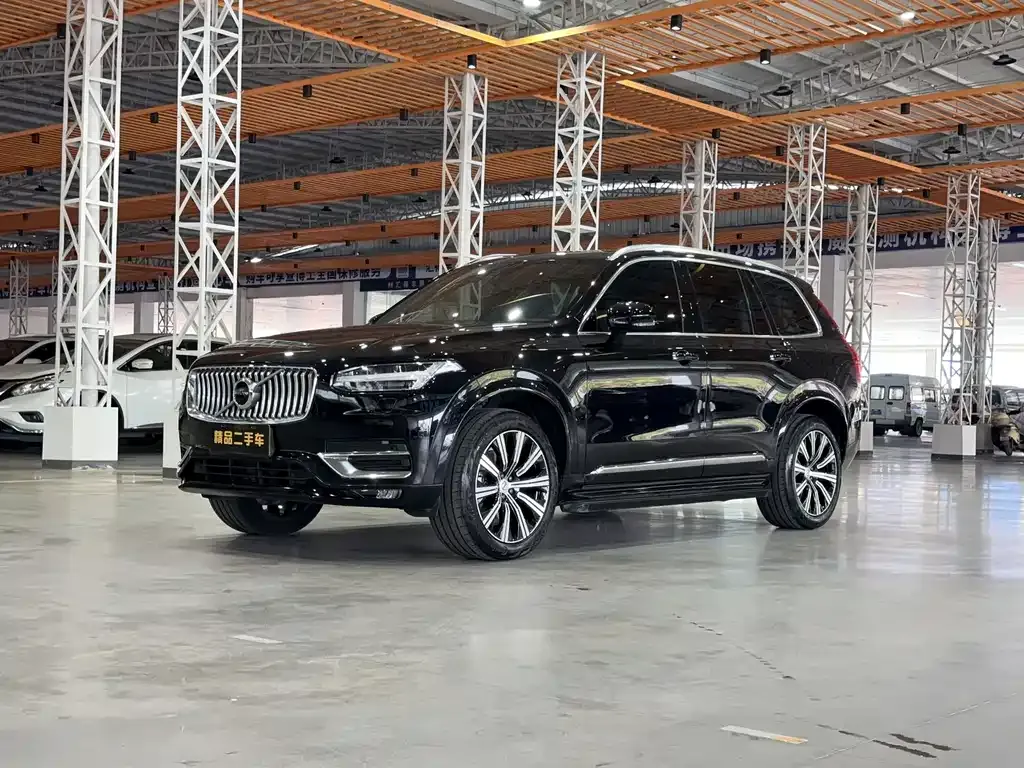 Volvo XC90 — фото 1