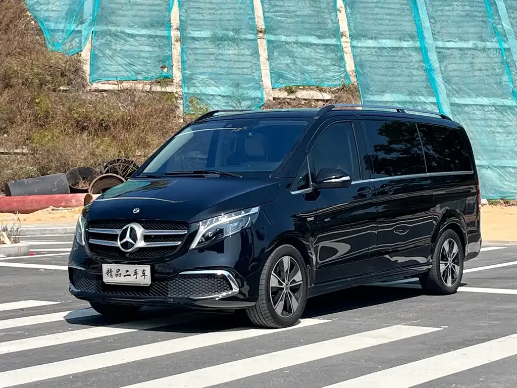 Mercedes-Benz V-Class — фото 1