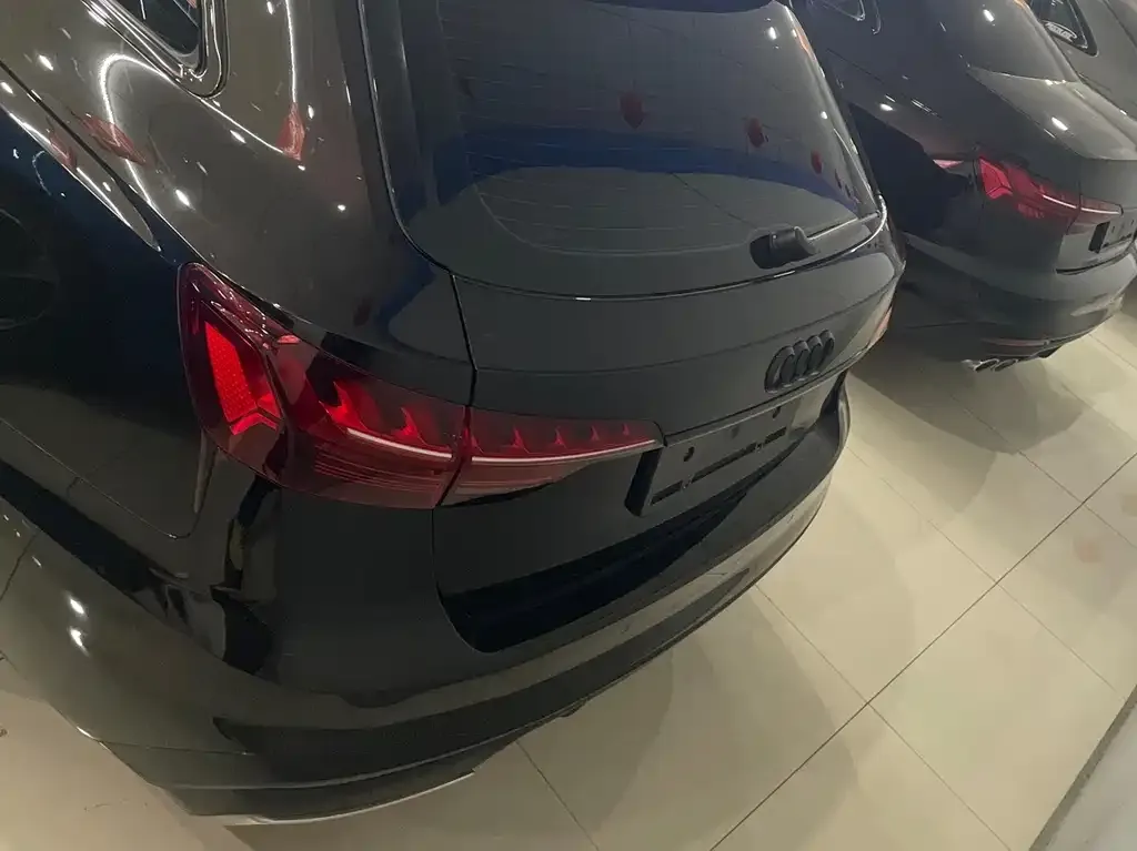Audi A4 (Import) — фото 9