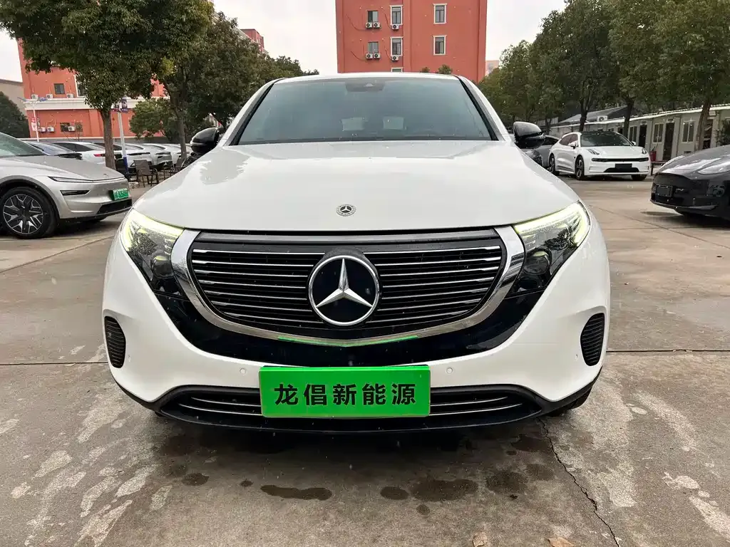 Mercedes-Benz EQC — фото 1