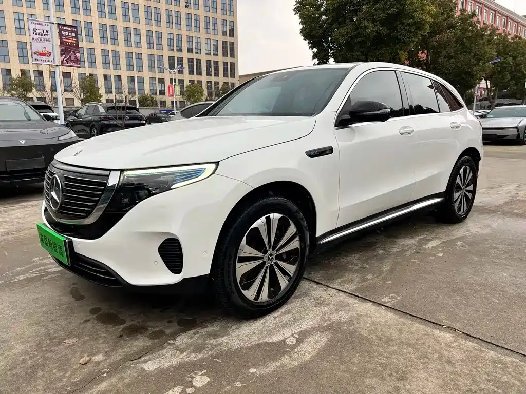 Mercedes-Benz EQC — фото 8