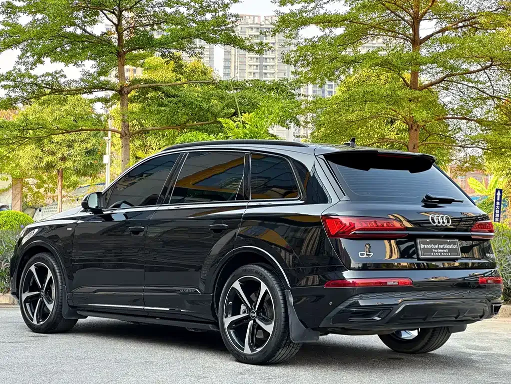 Audi Q7 — фото 7