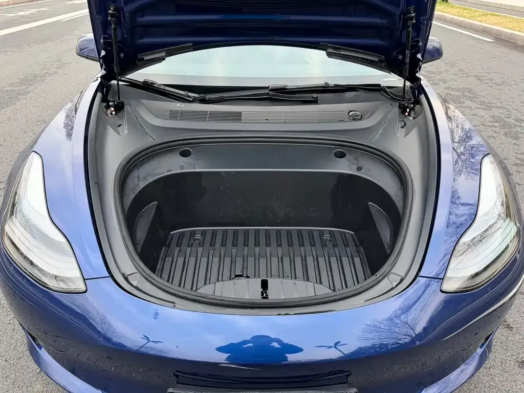 Tesla Model 3 — фото 8