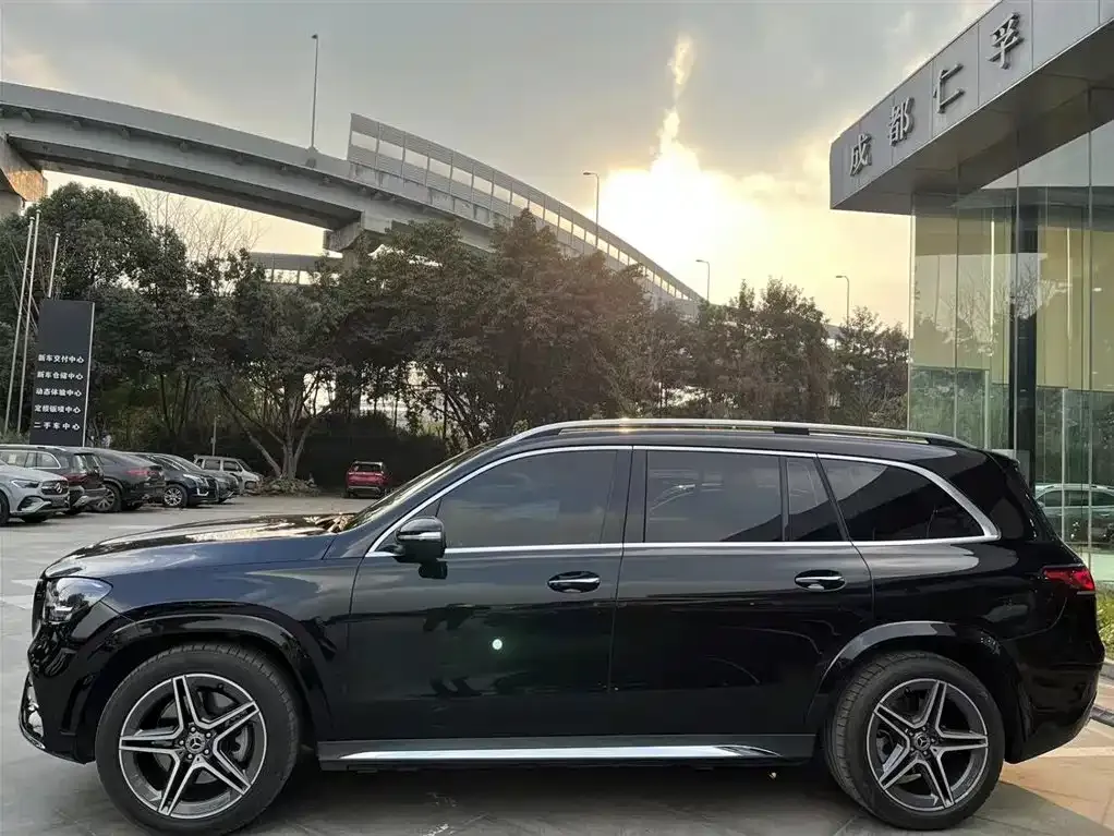 Mercedes-Benz GLS — фото 6