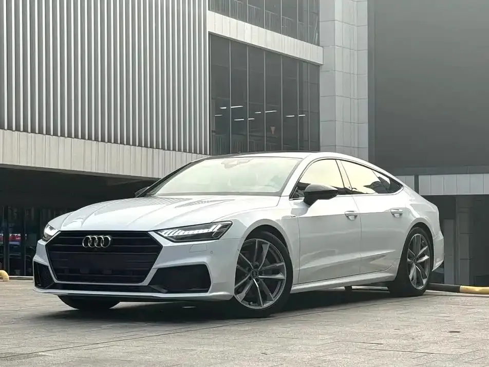 Audi A7 — фото 1