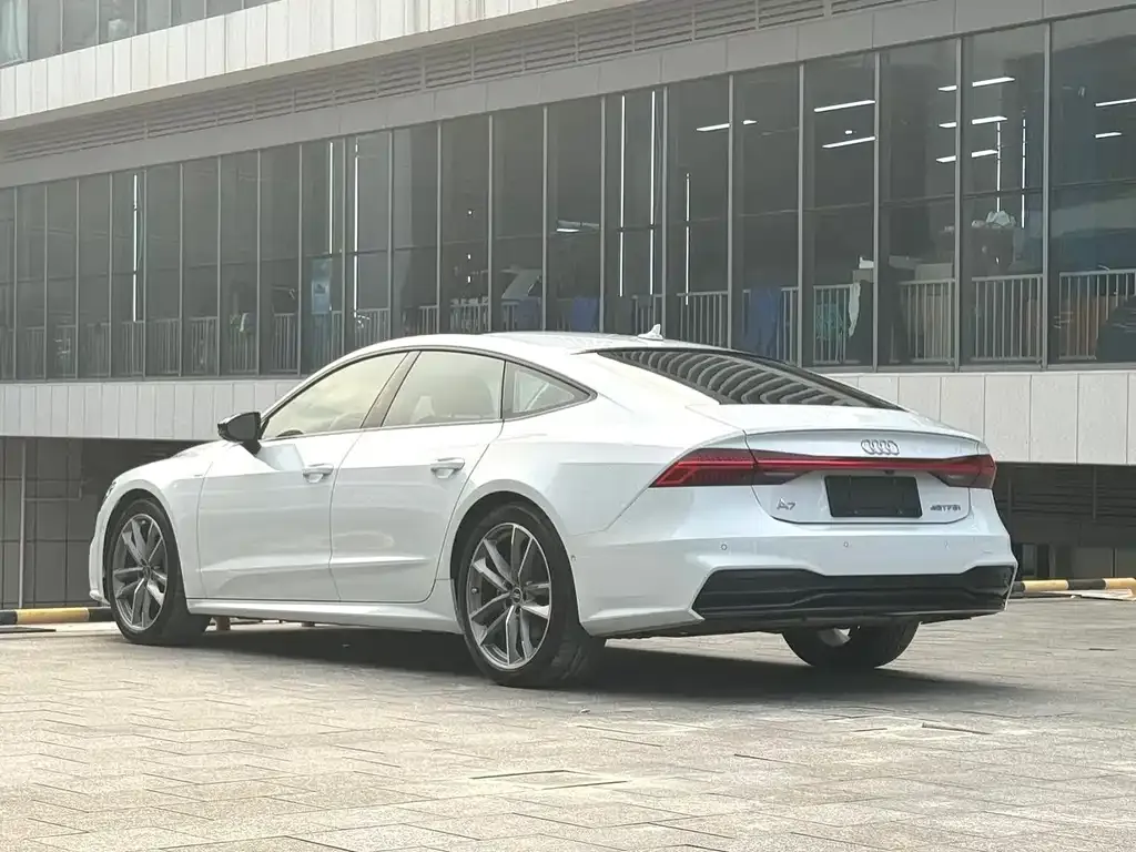 Audi A7 — фото 9