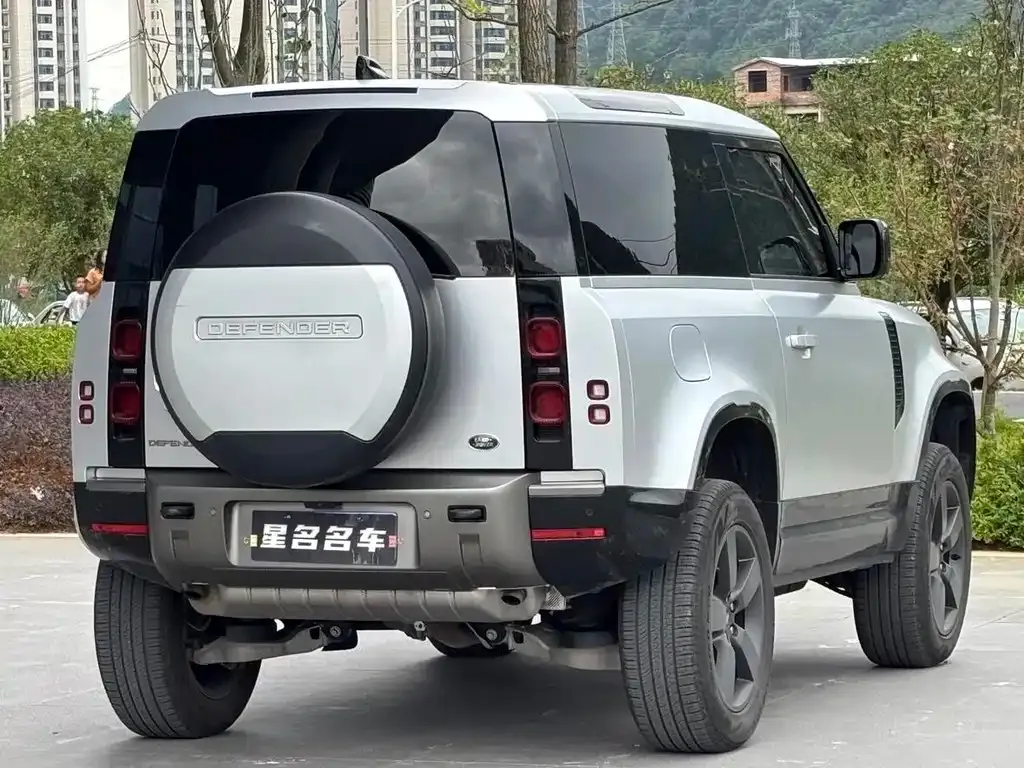 Land Rover Defender — фото 8