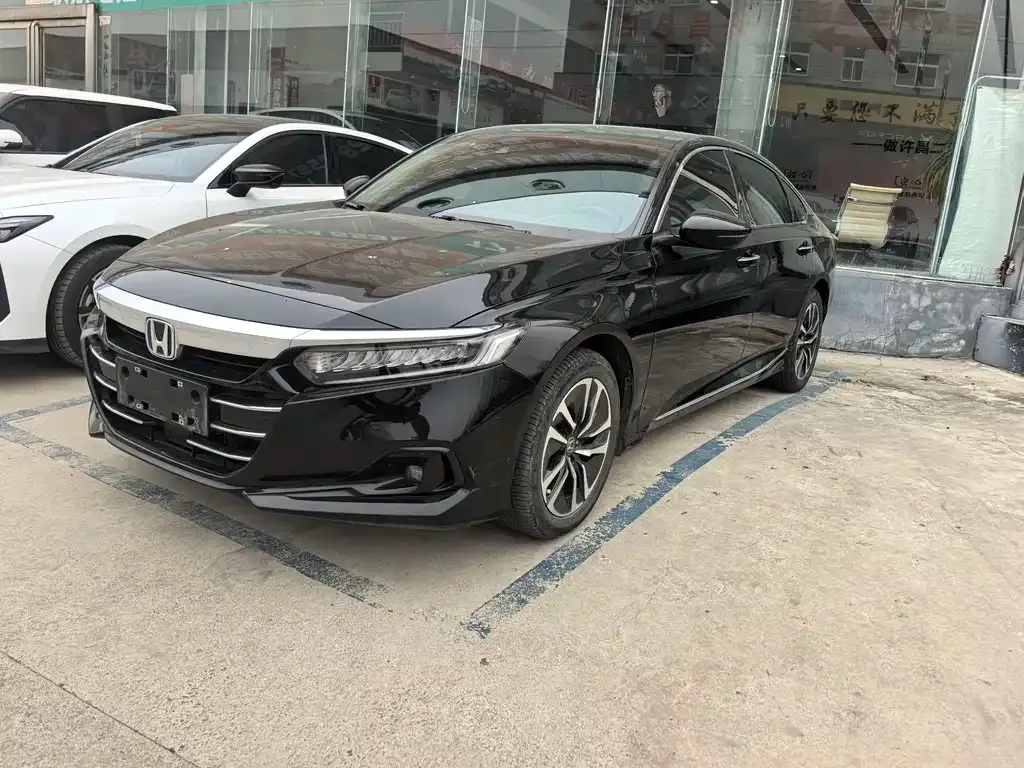 Honda Accord — фото 1
