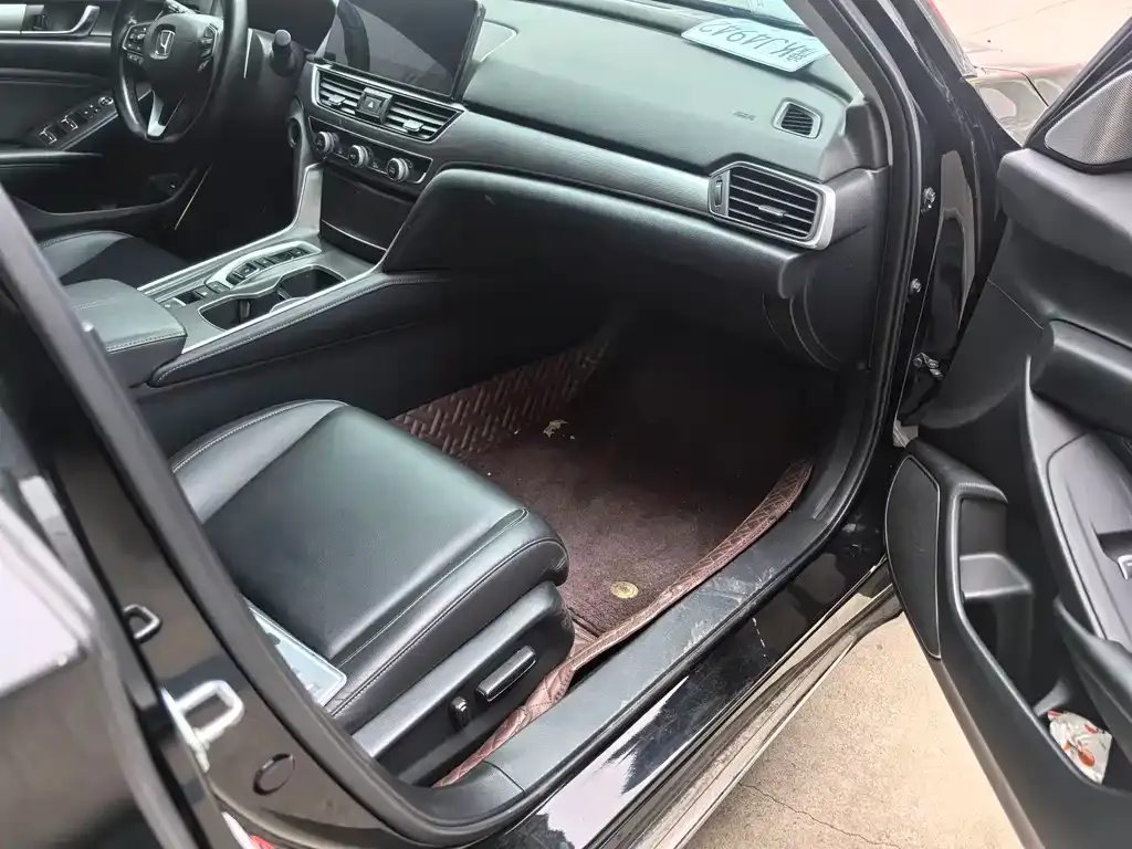 Honda Accord — фото 8