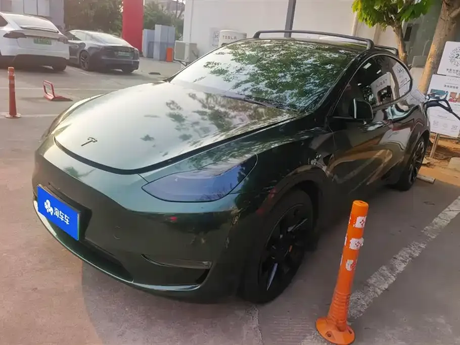Tesla Model Y — фото 1