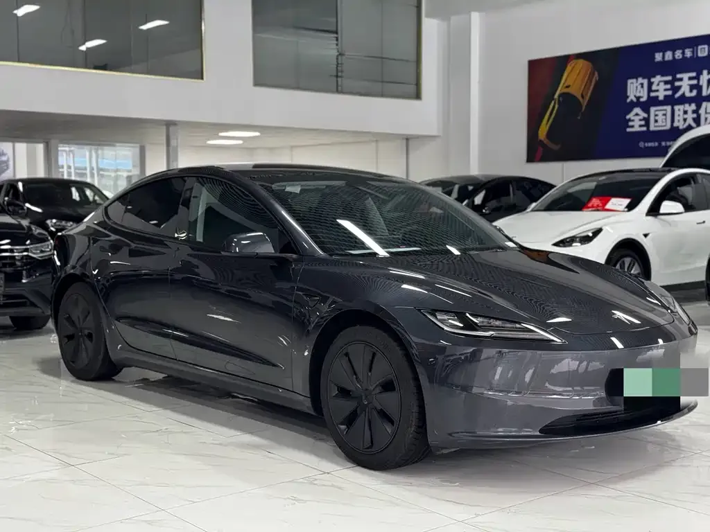 Tesla Model 3 — фото 9