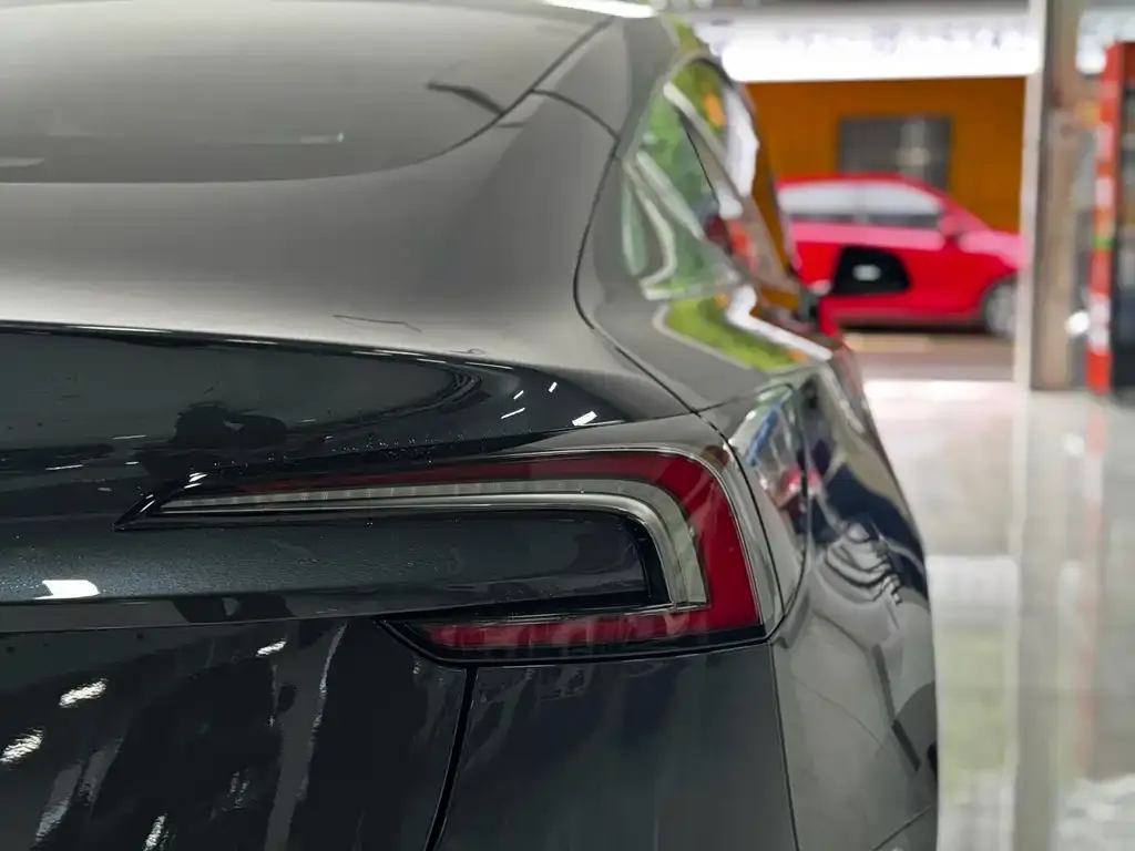 Tesla Model 3 — фото 6