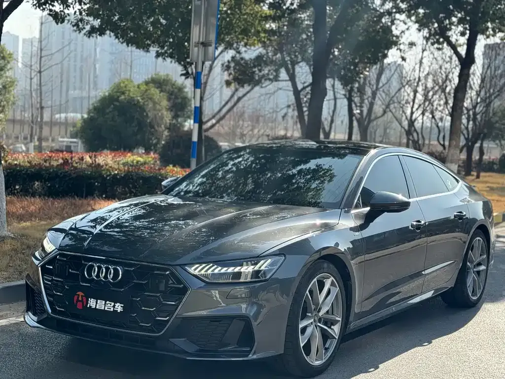 Audi A7 — фото 1