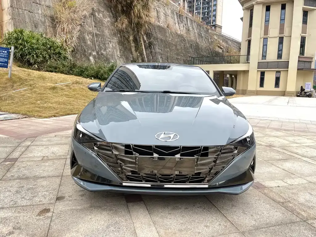 Hyundai Elantra — фото 8