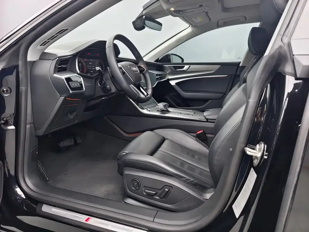 Audi A7 — фото 7
