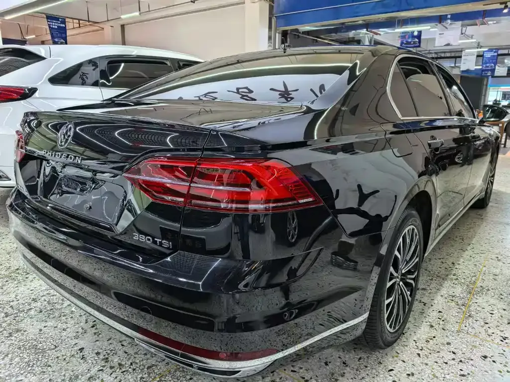 Volkswagen Phideon — фото 8