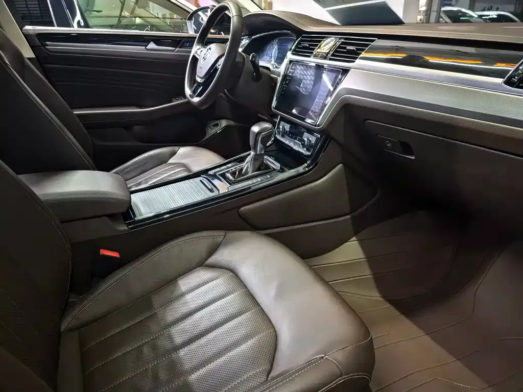 Volkswagen Phideon — фото 6
