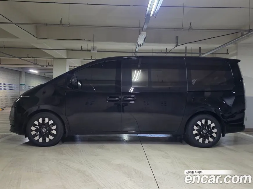 Hyundai Staria — фото 1