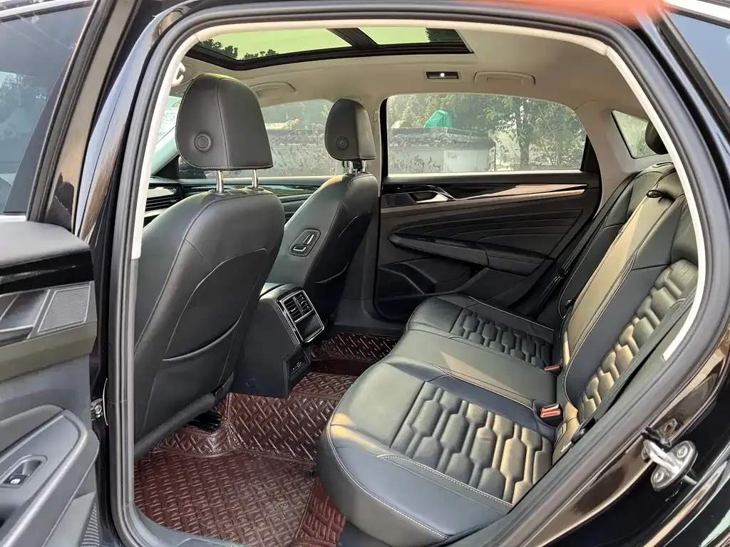 Volkswagen Passat — фото 9