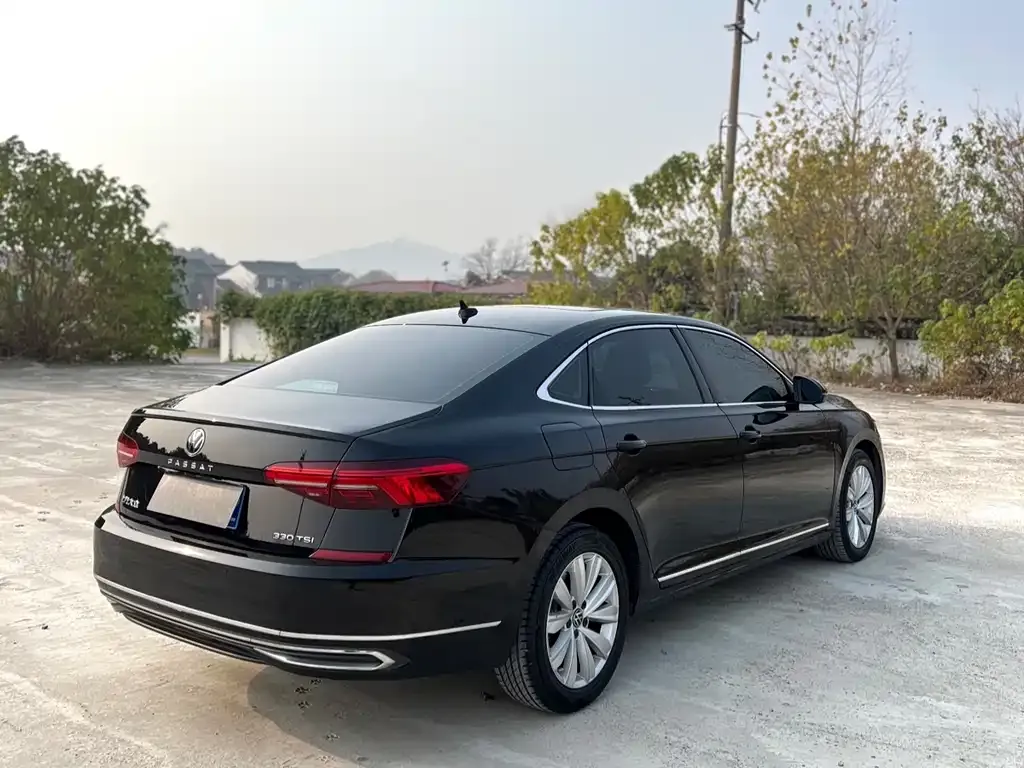 Volkswagen Passat — фото 6