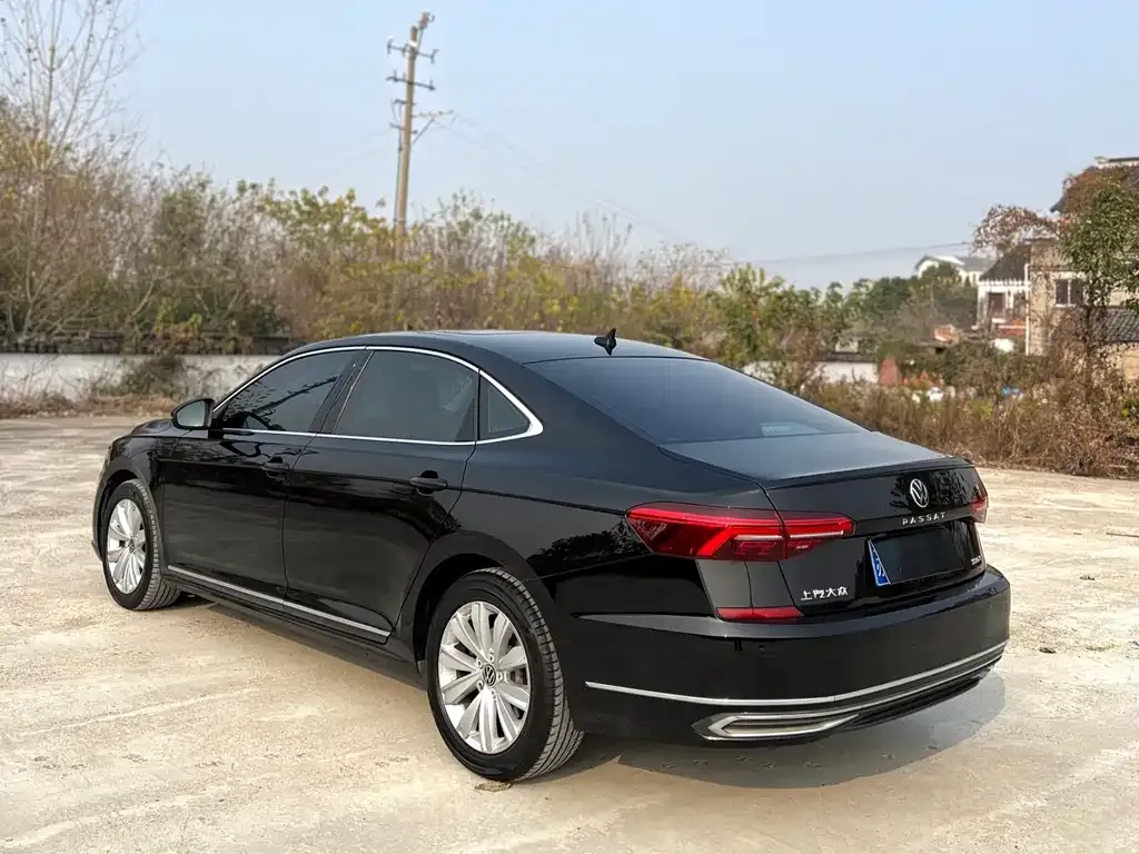Volkswagen Passat — фото 7
