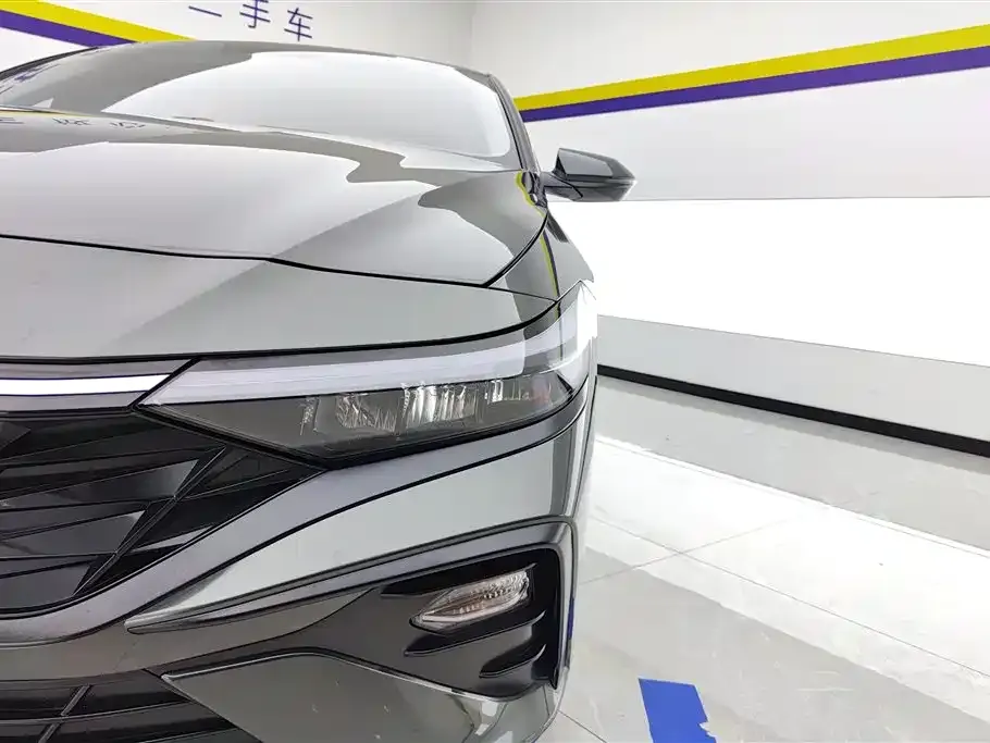 Hyundai Elantra — фото 9