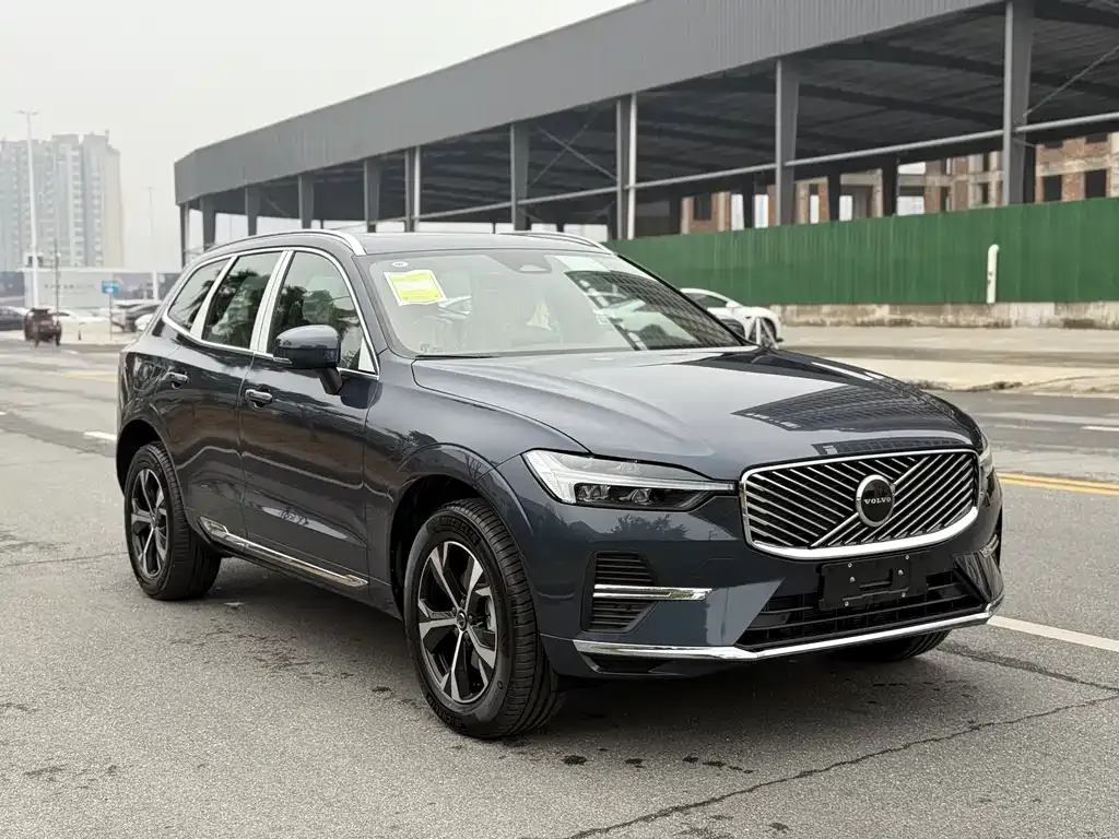 Volvo XC60 — фото 7