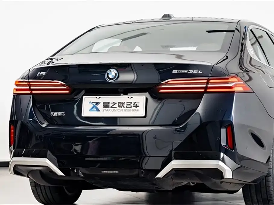 BMW i5 — фото 10