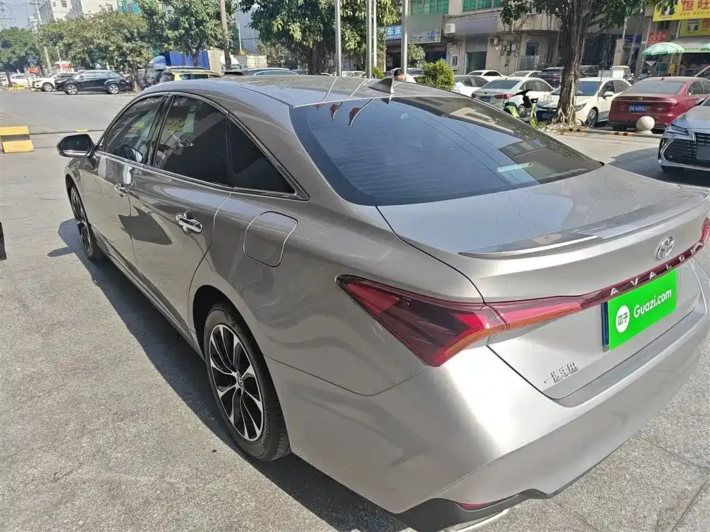 Toyota Avalon — фото 10