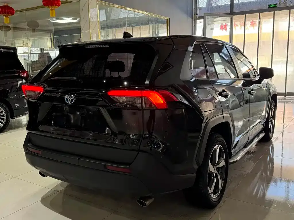 Toyota RAV4 Prime — фото 9