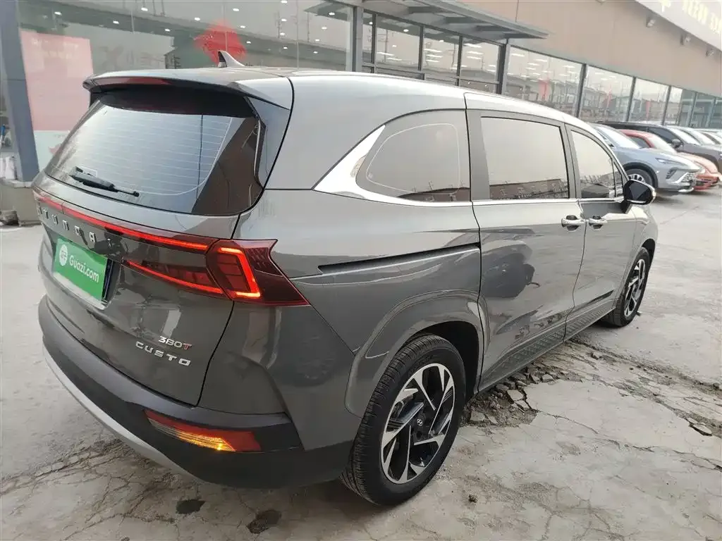 Hyundai Custo — фото 9