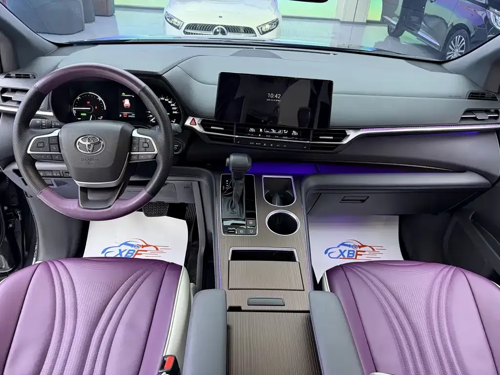 Toyota Granvia — фото 2