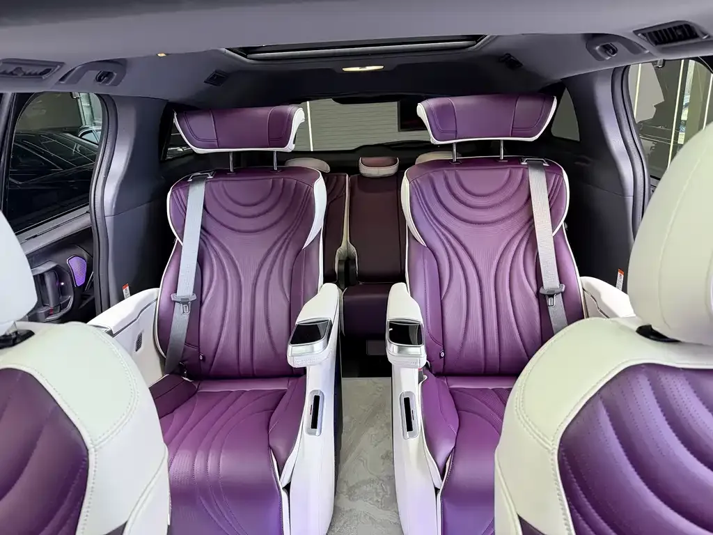 Toyota Granvia — фото 7
