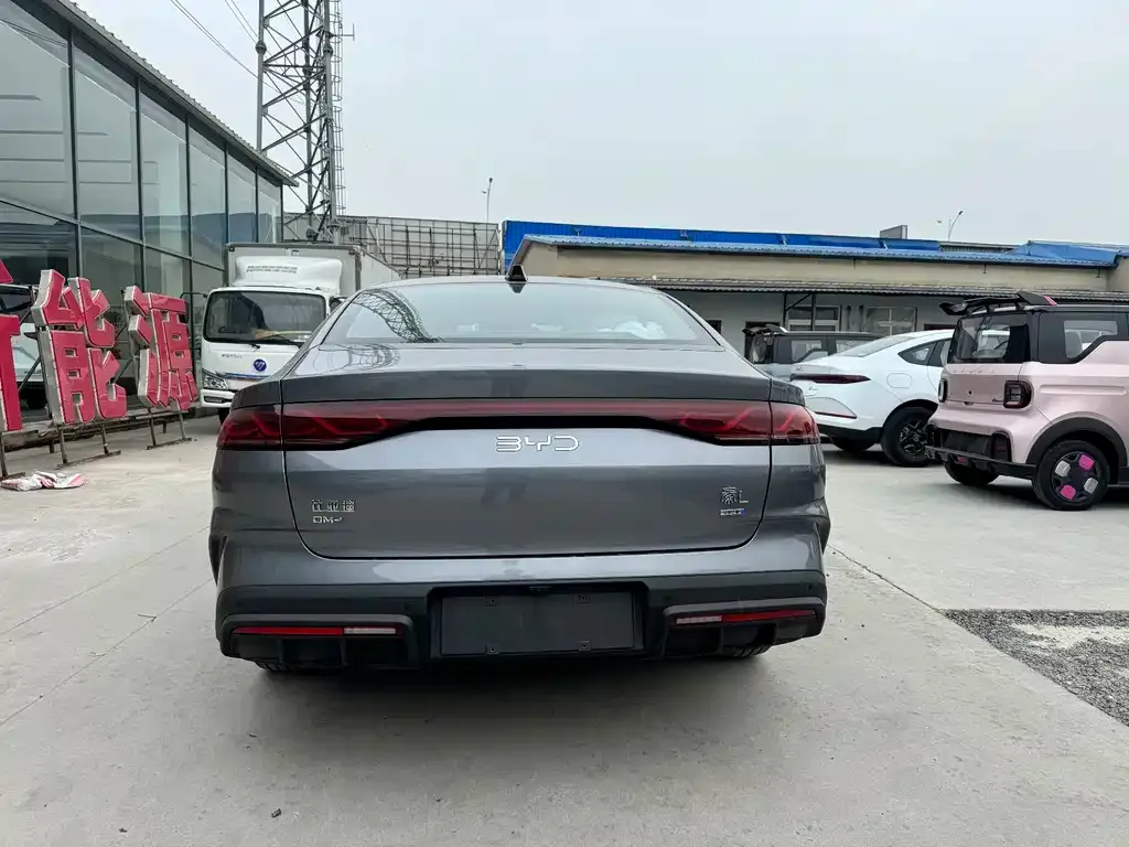 BYD Qin L — фото 8