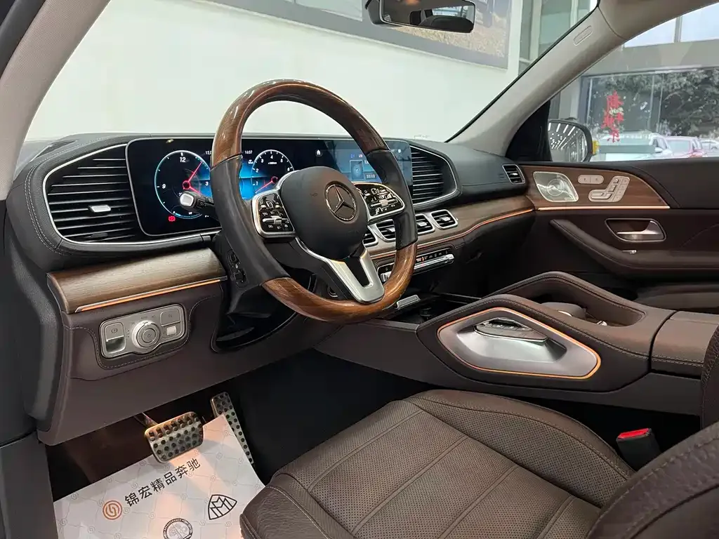 Mercedes-Benz GLS — фото 10