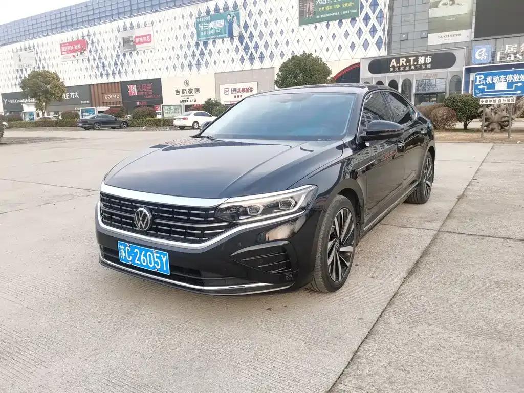 Volkswagen Passat — фото 1