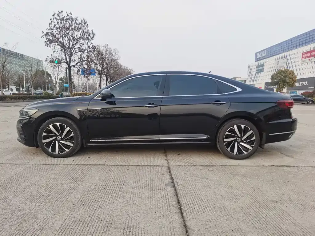 Volkswagen Passat — фото 7
